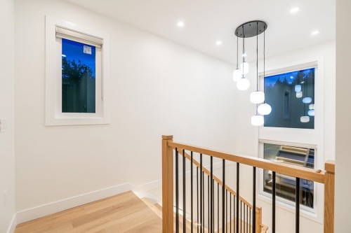 2-6740 Canada Way, Burnaby, BC 
