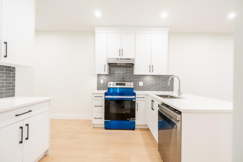 2-6740 Canada Way, Burnaby, BC 