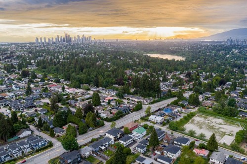 2-6740 Canada Way, Burnaby, BC 