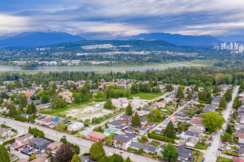 2-6740 Canada Way, Burnaby, BC 