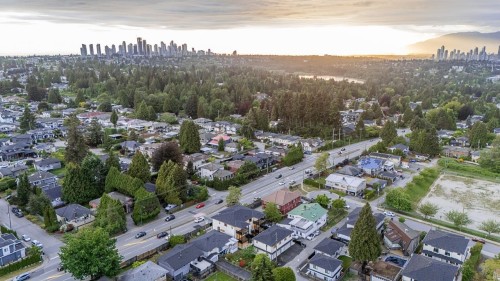 2-6740 Canada Way, Burnaby, BC 