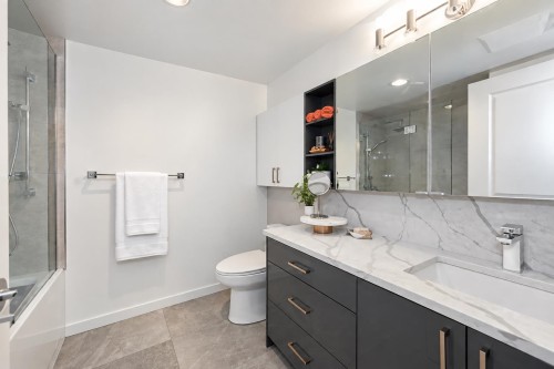 3203-2138 Madison Avenue, Burnaby, BC 