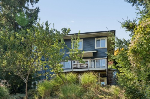 965 Village Drive  Bowen Island, BC V0N 1G1