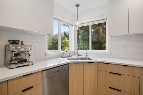965 Village Drive, Bowen Island, BC 