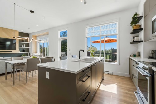 9-3552 Victoria Drive, Coquitlam, BC 