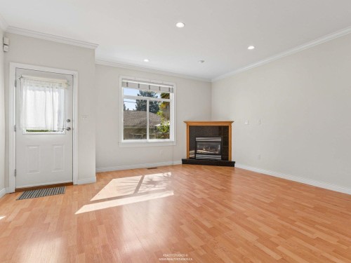 247 19Th Street E, North Vancouver, BC 