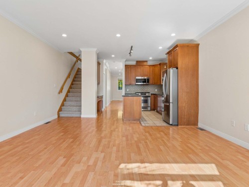 247 19Th Street E, North Vancouver, BC 
