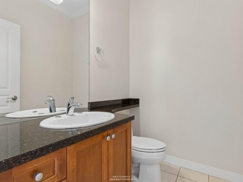 247 19Th Street E, North Vancouver, BC 