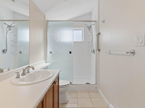 247 19Th Street E, North Vancouver, BC 