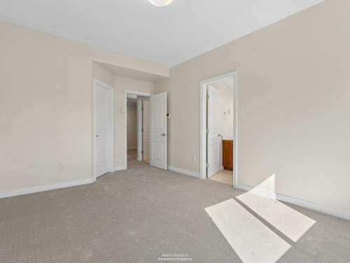 247 19Th Street E, North Vancouver, BC 