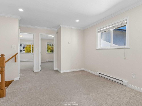 247 19Th Street E, North Vancouver, BC 