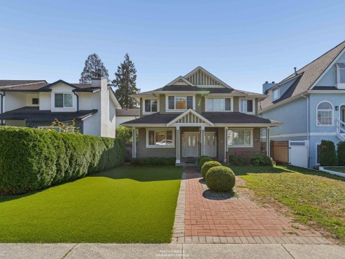 247 19Th Street E, North Vancouver, BC 