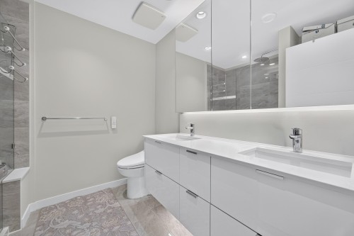 307-9233 Odlin Road, Richmond, BC 