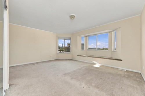 423-425 2Nd Street E, North Vancouver, BC 