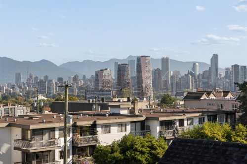 203-2190 5Th Avenue W, Vancouver, BC 
