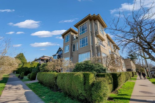 203-2190 5Th Avenue W, Vancouver, BC 