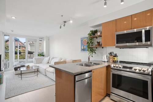 203-2190 5Th Avenue W, Vancouver, BC 