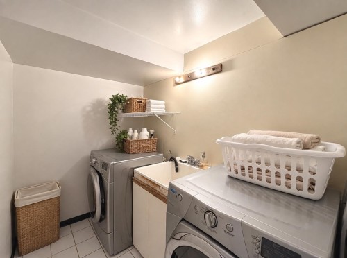 4238 Price Crescent, Burnaby, BC 