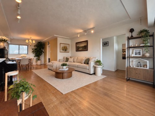 4238 Price Crescent, Burnaby, BC 
