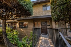 6890 Beechcliffe Drive Burnaby, BC V5B 4R3
