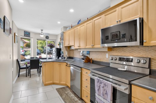 22-22740 116 Avenue, Maple Ridge, BC 
