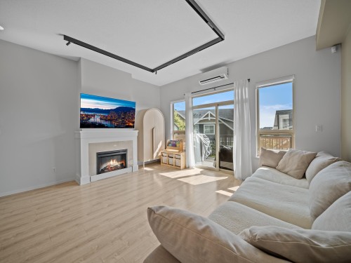 186-3105 Dayanee Springs Boulevard, Coquitlam, BC 