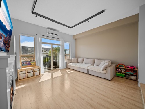 186-3105 Dayanee Springs Boulevard, Coquitlam, BC 
