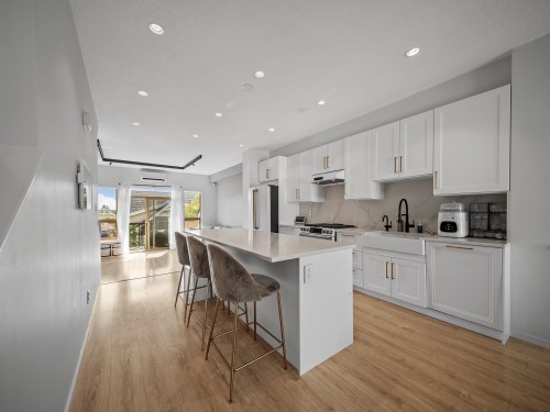 186-3105 Dayanee Springs Boulevard, Coquitlam, BC 