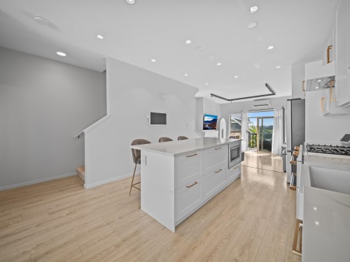 186-3105 Dayanee Springs Boulevard, Coquitlam, BC 