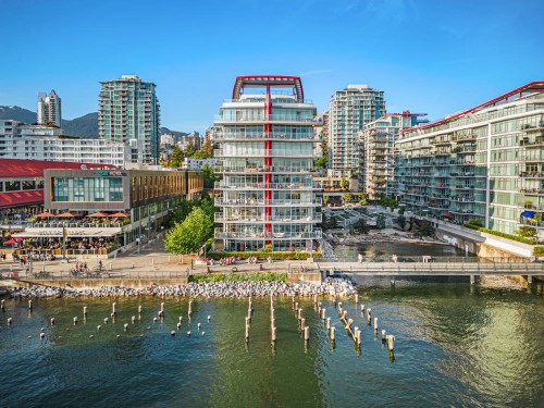 204-175 Victory Ship Way, North Vancouver, BC 