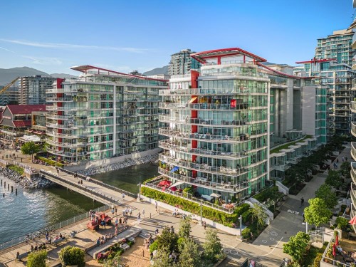 204-175 Victory Ship Way, North Vancouver, BC 