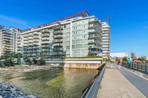 204-175 Victory Ship Way, North Vancouver, BC 