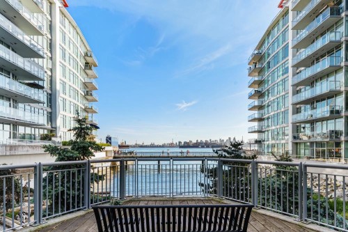 204-175 Victory Ship Way, North Vancouver, BC 