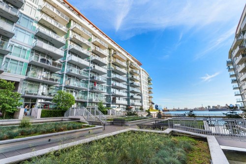 204-175 Victory Ship Way, North Vancouver, BC 