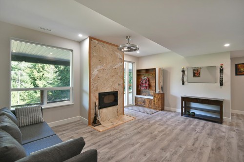 5611 Oyster Bay Road E, Garden Bay, BC 