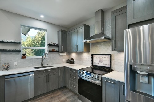 5611 Oyster Bay Road E, Garden Bay, BC 