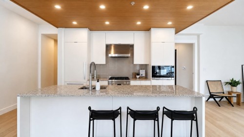 501-6687 Nelson Avenue, West Vancouver, BC 