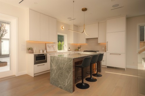 2-812 26Th Avenue E, Vancouver, BC 