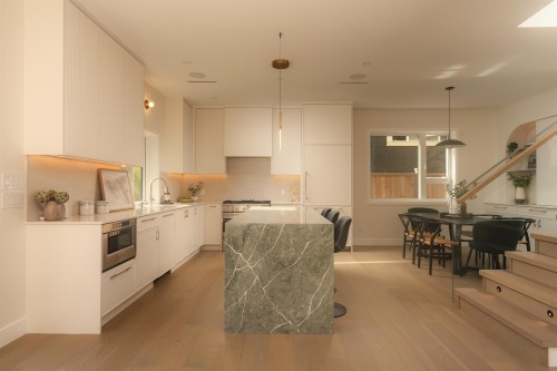 2-812 26Th Avenue E, Vancouver, BC 