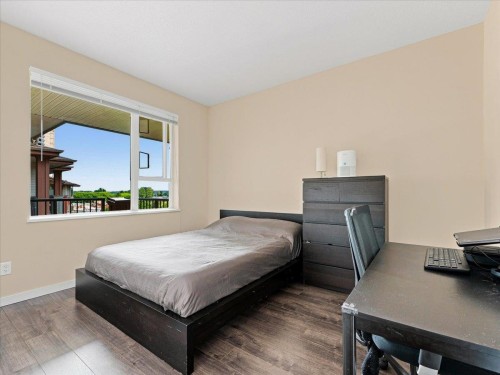 401-4728 Dawson Street, Burnaby, BC 