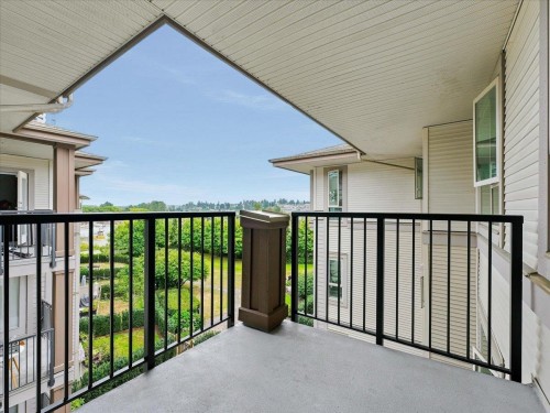 401-4728 Dawson Street, Burnaby, BC 
