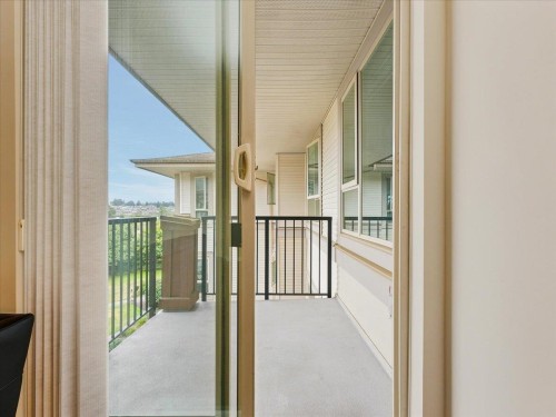 401-4728 Dawson Street, Burnaby, BC 