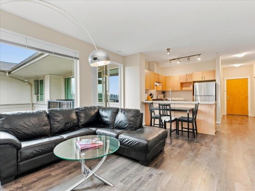 401-4728 Dawson Street, Burnaby, BC 