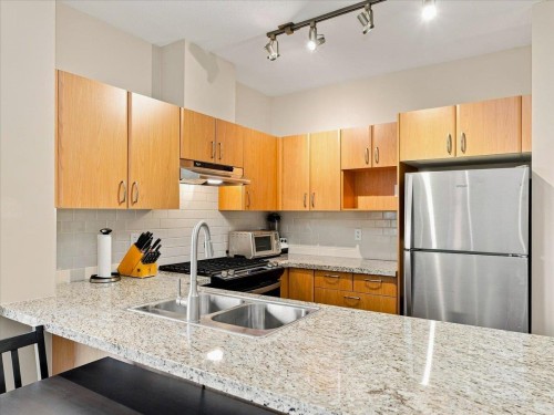 401-4728 Dawson Street, Burnaby, BC 