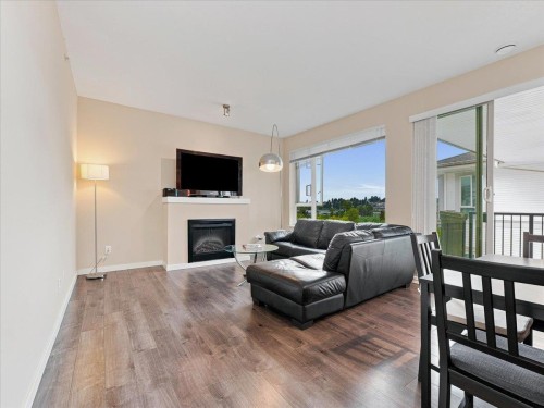 401-4728 Dawson Street, Burnaby, BC 