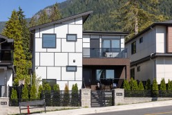 806 Montroyal Boulevard North Vancouver, BC V7R 2G6
