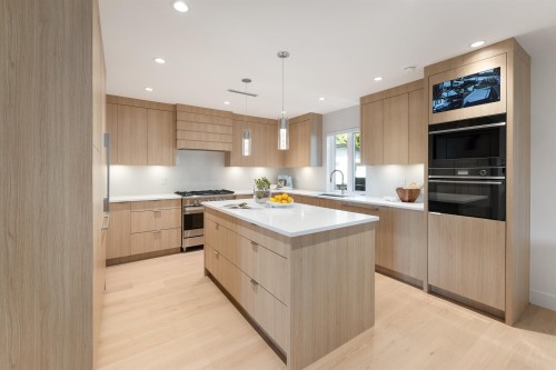 806 Montroyal Boulevard, North Vancouver, BC 