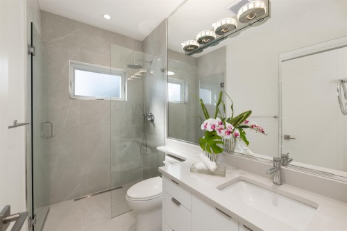 806 Montroyal Boulevard, North Vancouver, BC 