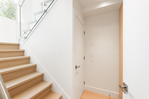 806 Montroyal Boulevard, North Vancouver, BC 
