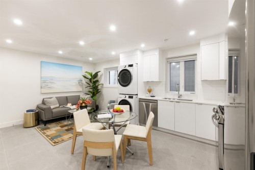 806 Montroyal Boulevard, North Vancouver, BC 